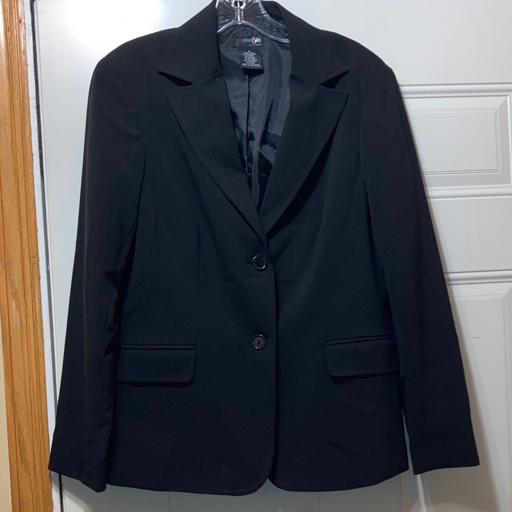 East 5th Black Women's‎ Tailored Two-Button Blazer 10